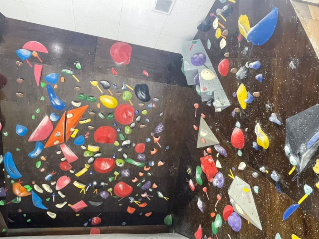 bouldering_gym_lamp_plus