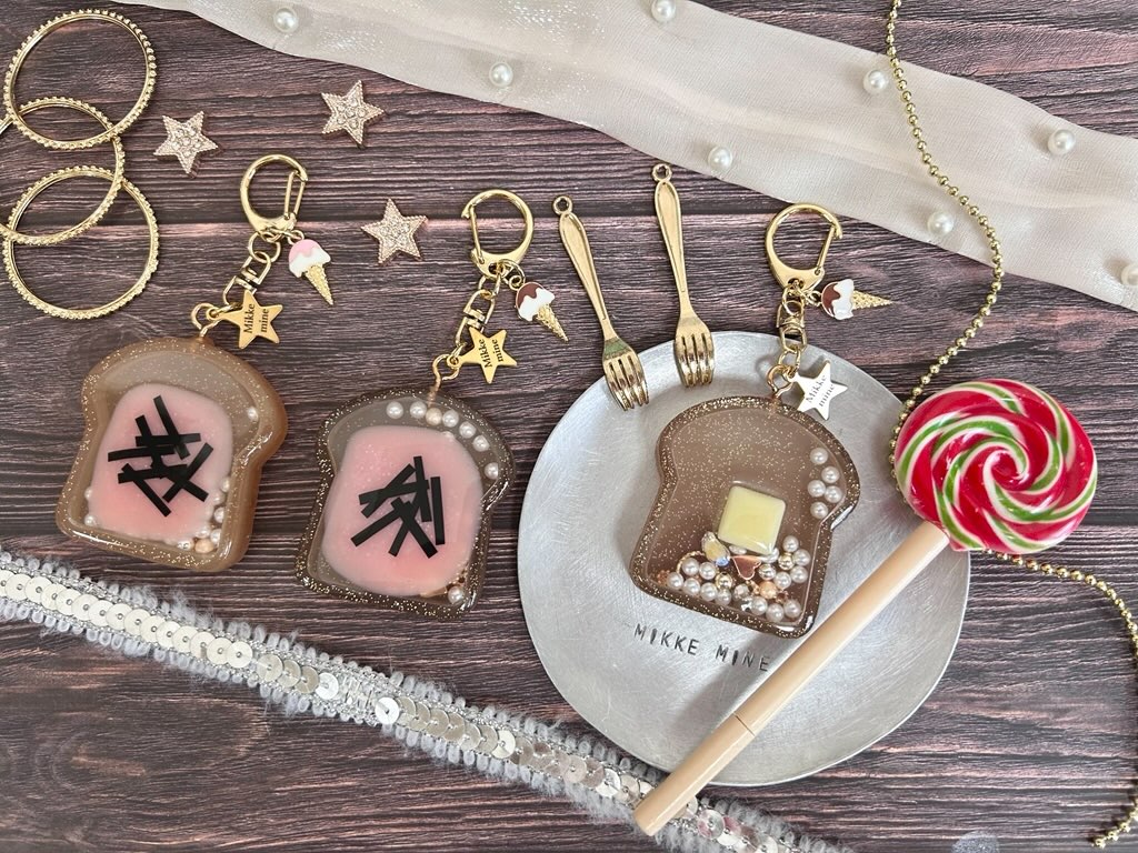 食パンキーホルダー