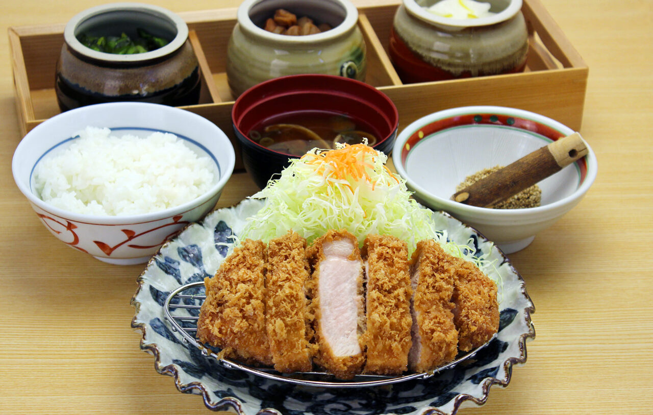 厚切りとんかつ よし平